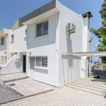Villa Blue Kyrenia  Esterno foto