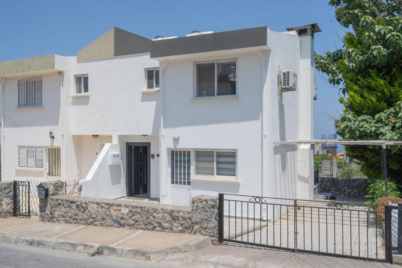 Villa Blue Kyrenia  Esterno foto