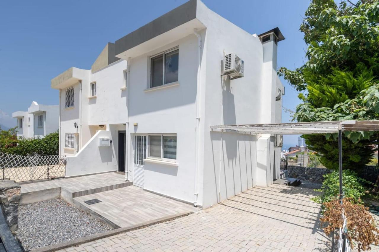 Villa Blue Kyrenia  Esterno foto
